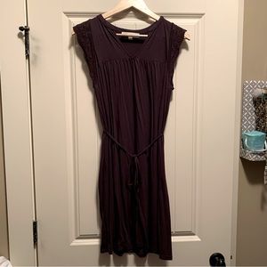 Ann Taylor Loft Crochet Cap-sleeve, Tie Waist Shift Dress, Plum color, Size M ✨